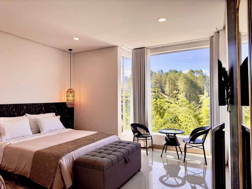 Standard Room, Private Bathroom | Egyptian cotton sheets, premium bedding, down comforters, pillowtop beds
