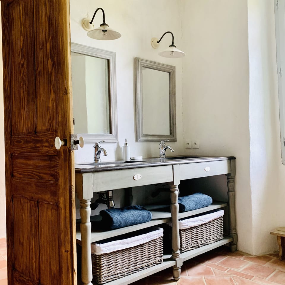 Family Triple Room | Bathroom | Towels, soap, toilet paper