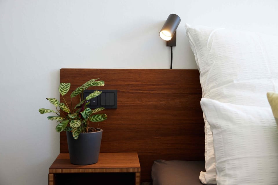 Comfort Double Room, 1 King Bed, Non Smoking | Premium bedding, minibar (free items), laptop workspace, soundproofing