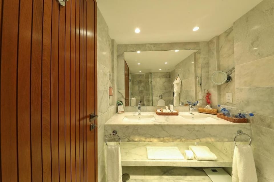 Shower, free toiletries, hair dryer, bathrobes