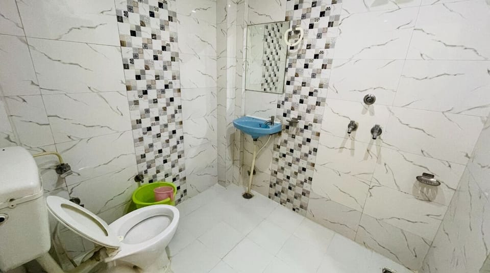 Deluxe Room | Bathroom