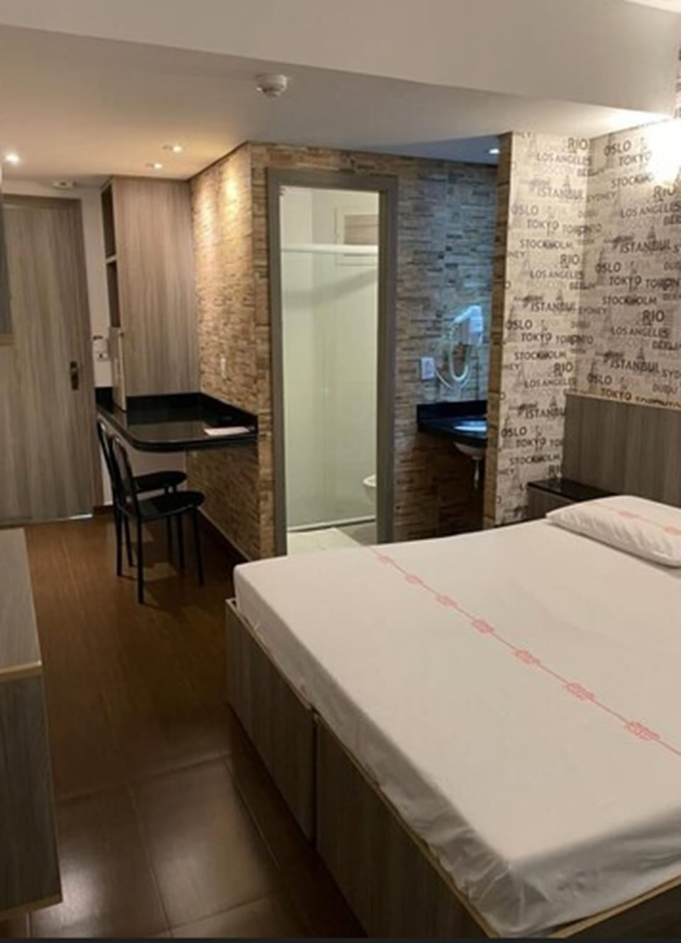 Superior Single Room | Desk, iron/ironing board, free WiFi, bed sheets