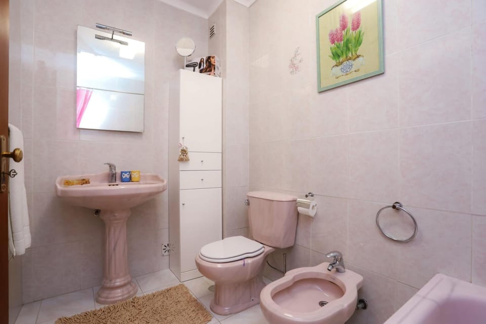 Brasil Avenue by Rent4all Apartment in Coimbra District, Portugal