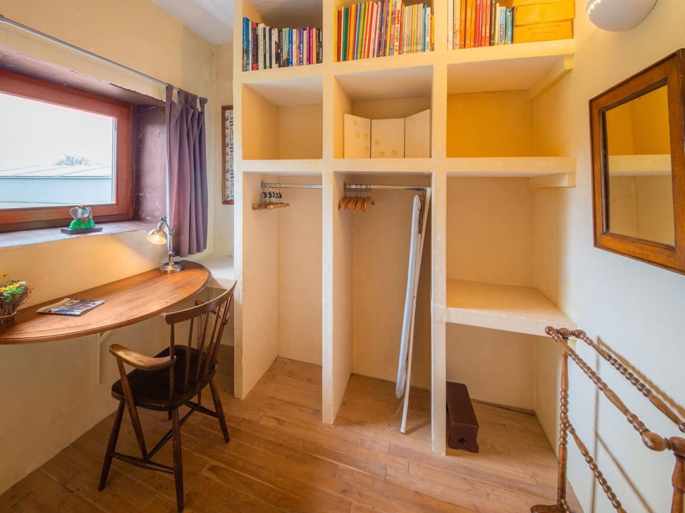 House | 2 bedrooms, individually furnished, iron/ironing board