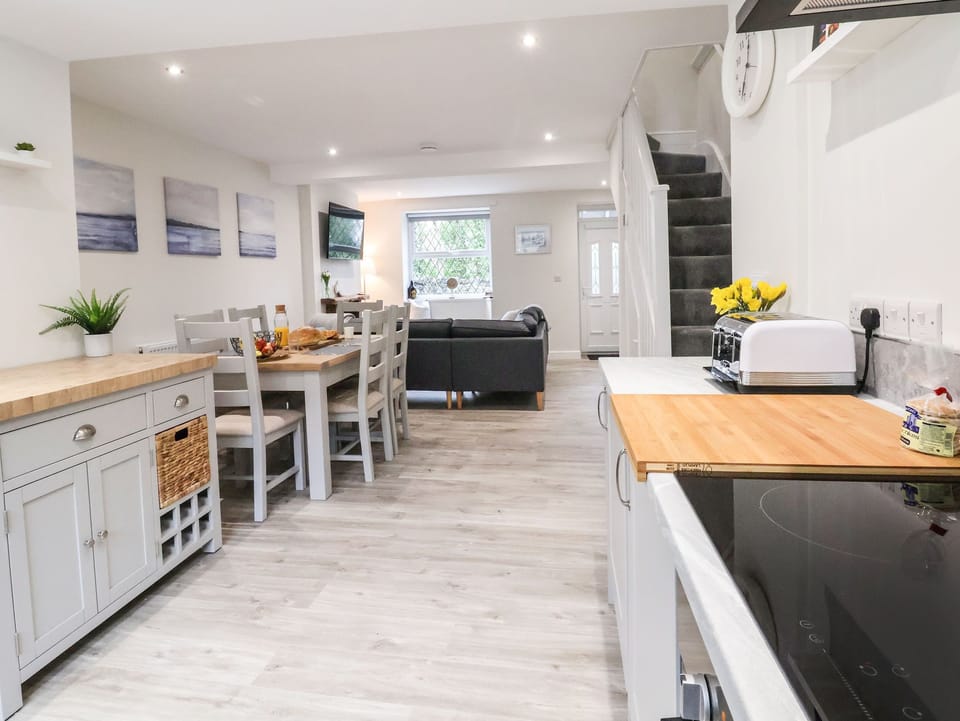 Fridge, dishwasher, electric kettle, toaster