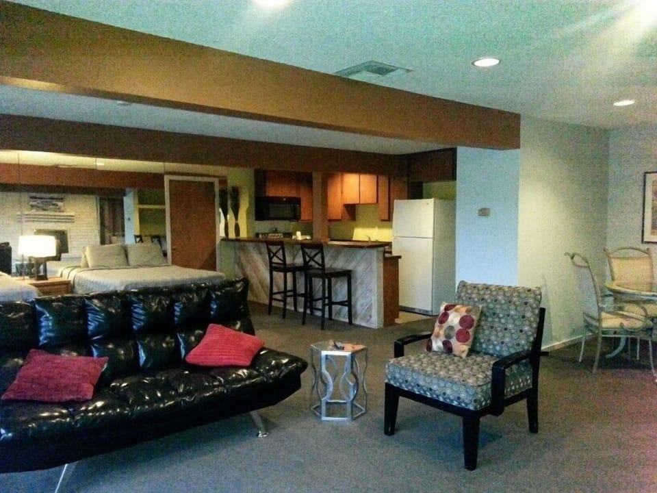 Observatory Overlook Suite | Individually decorated, individually furnished, free WiFi, bed sheets