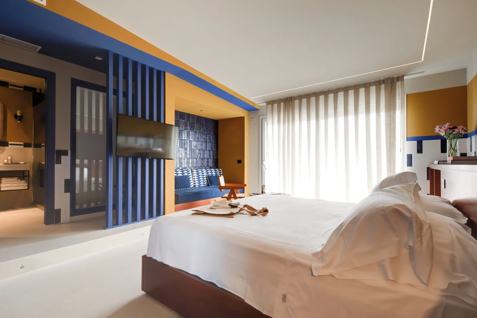 Junior Suite | Minibar, in-room safe, desk, free WiFi