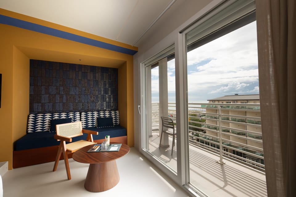 Junior Suite | Minibar, in-room safe, desk, free WiFi