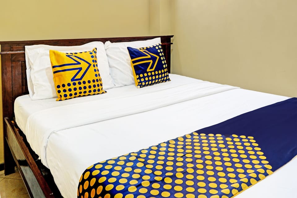 Standard Double Room | Laptop workspace, WiFi (free), bed sheets