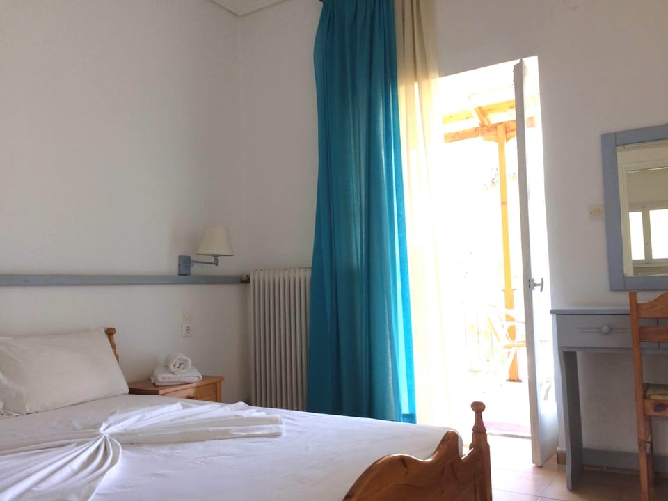 Basic Studio, 2 Twin Beds, Balcony, Sea View | Blackout drapes, free WiFi