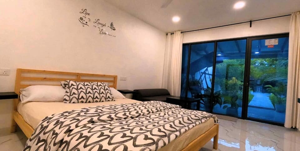 Deluxe Room, Multiple Beds, Garden View, Garden Area | 4 bedrooms, free WiFi, bed sheets
