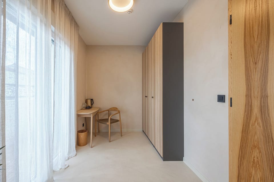 Superior Room | Minibar, in-room safe, blackout drapes, soundproofing