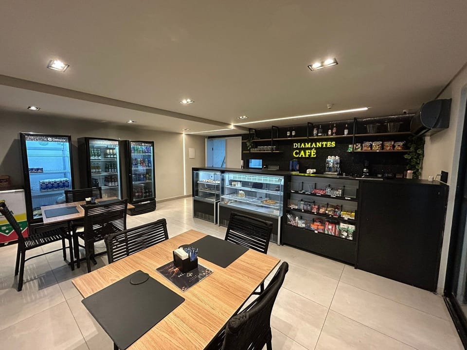 Basic Apartment | Dining