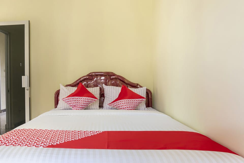 Standard Double Room | Laptop workspace, WiFi (free), bed sheets