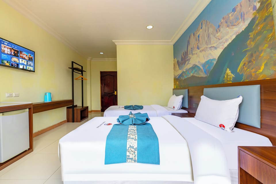 Standard Twin Room | Hypo-allergenic bedding available, desk, laptop workspace