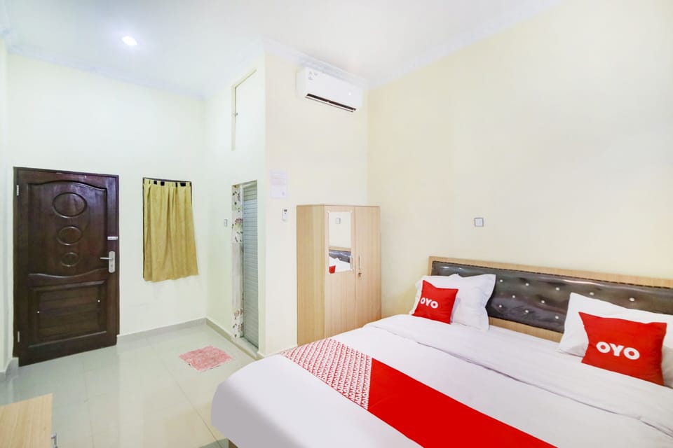 Deluxe Double Room | Desk, WiFi (free), bed sheets