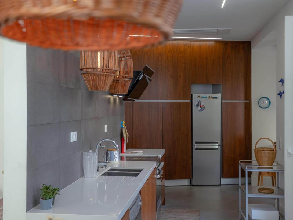 House | 5 bedrooms, soundproofing, Internet