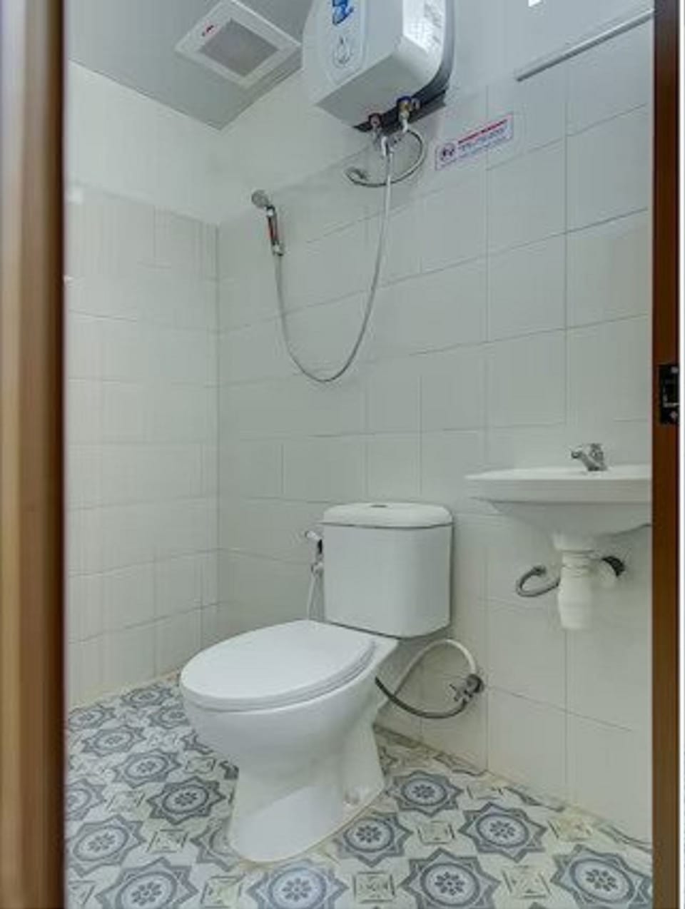 Deluxe Double Room | Bathroom | Shower, towels