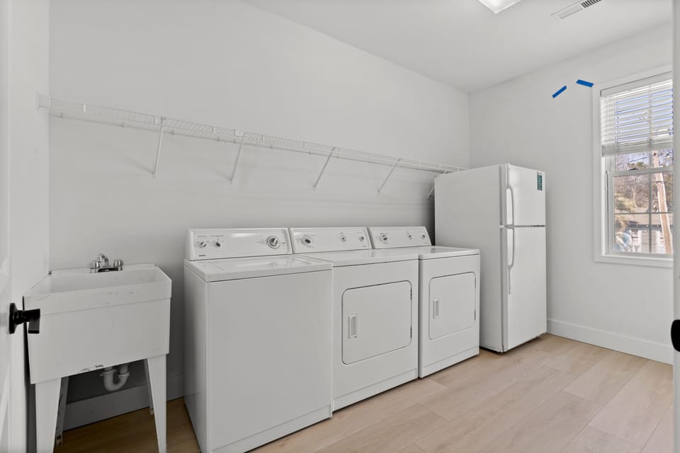 Luxury Townhome | Laundry