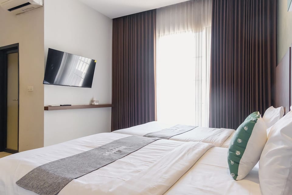 Deluxe Twin Room | Desk, free WiFi, bed sheets