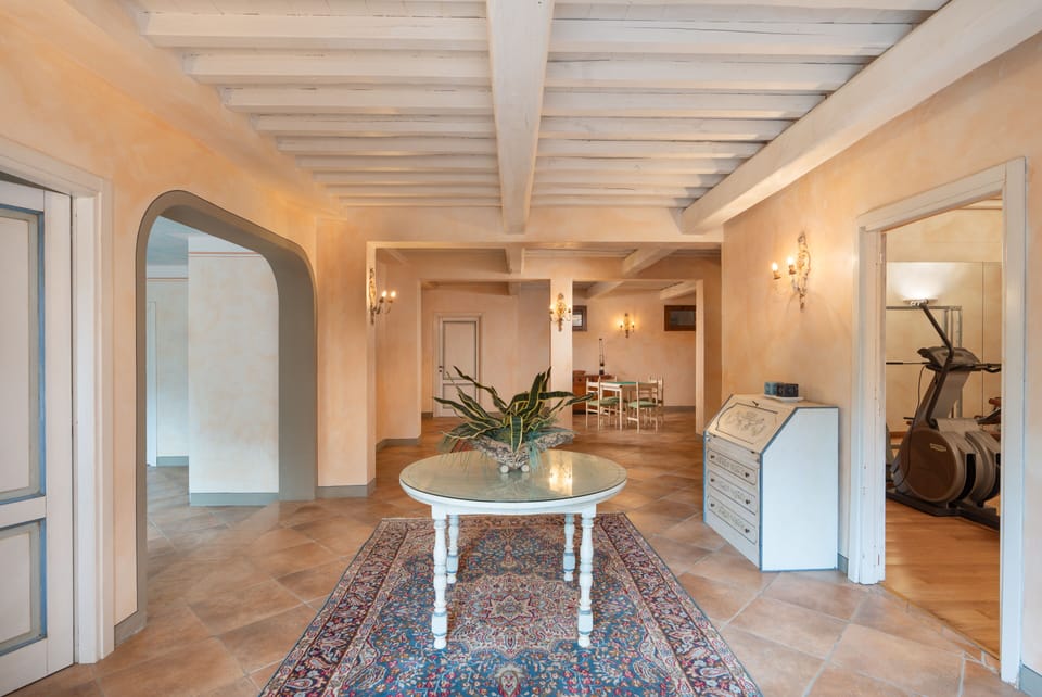 Villa | Living area | 32-inch Smart TV with cable channels, TV, fireplace