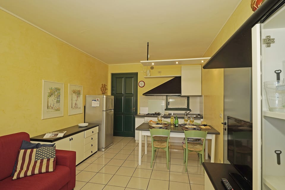 Apartment | Living area | TV