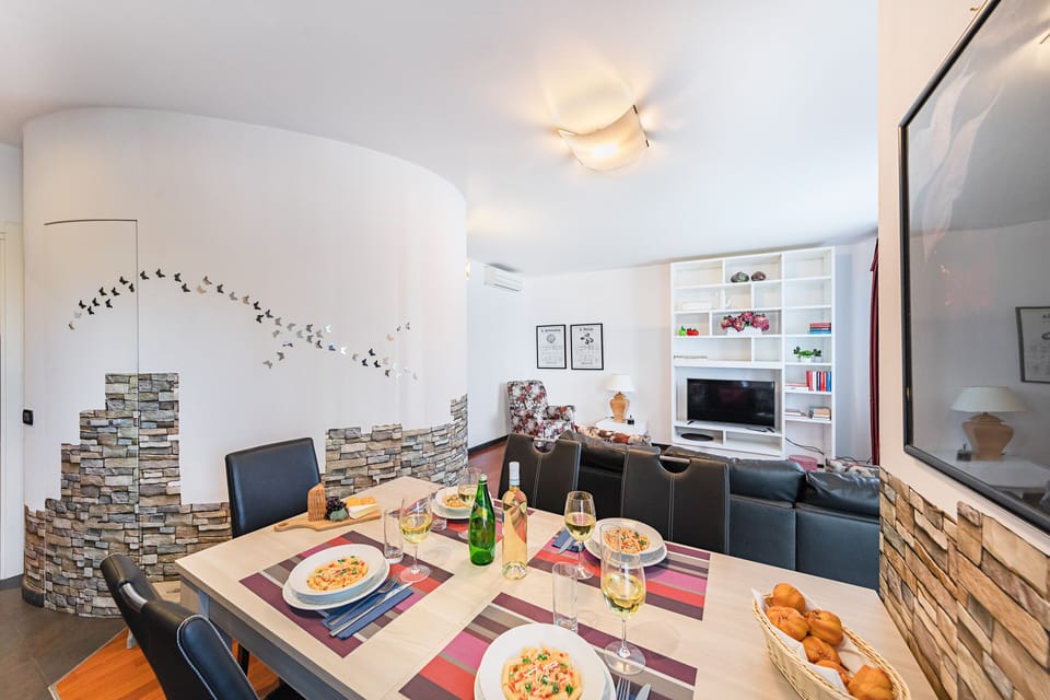 Apartment | Private kitchen | Fridge, microwave, oven, stovetop