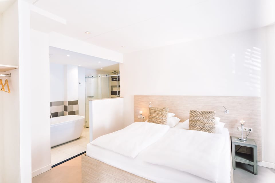 Premium bedding, Select Comfort beds, in-room safe