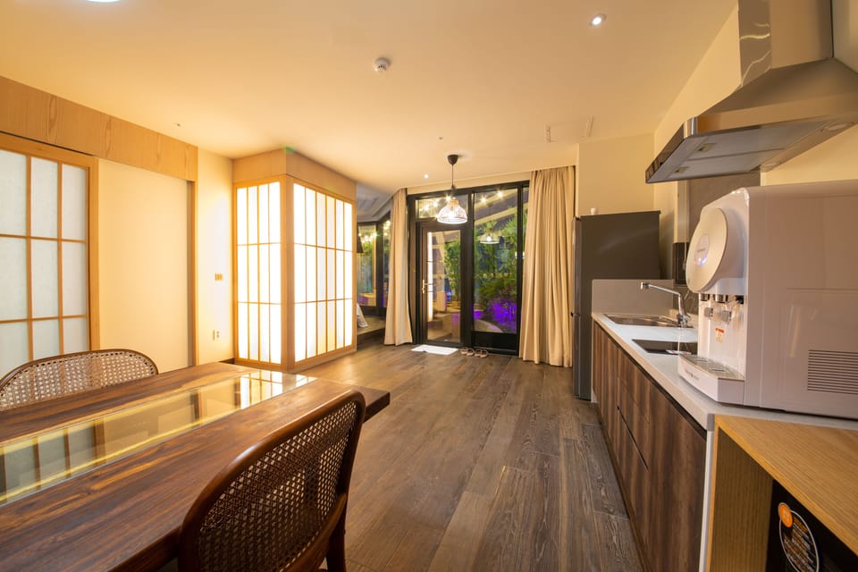 BOB | In-room dining
