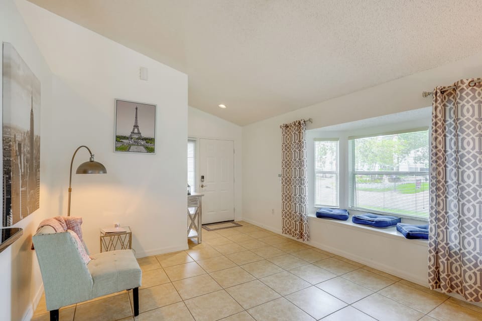House (4 Bedrooms) | Interior