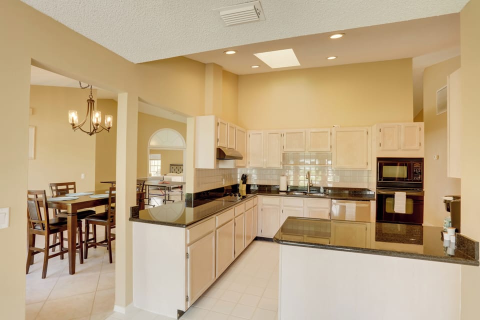 House (3 Bedrooms) | Interior