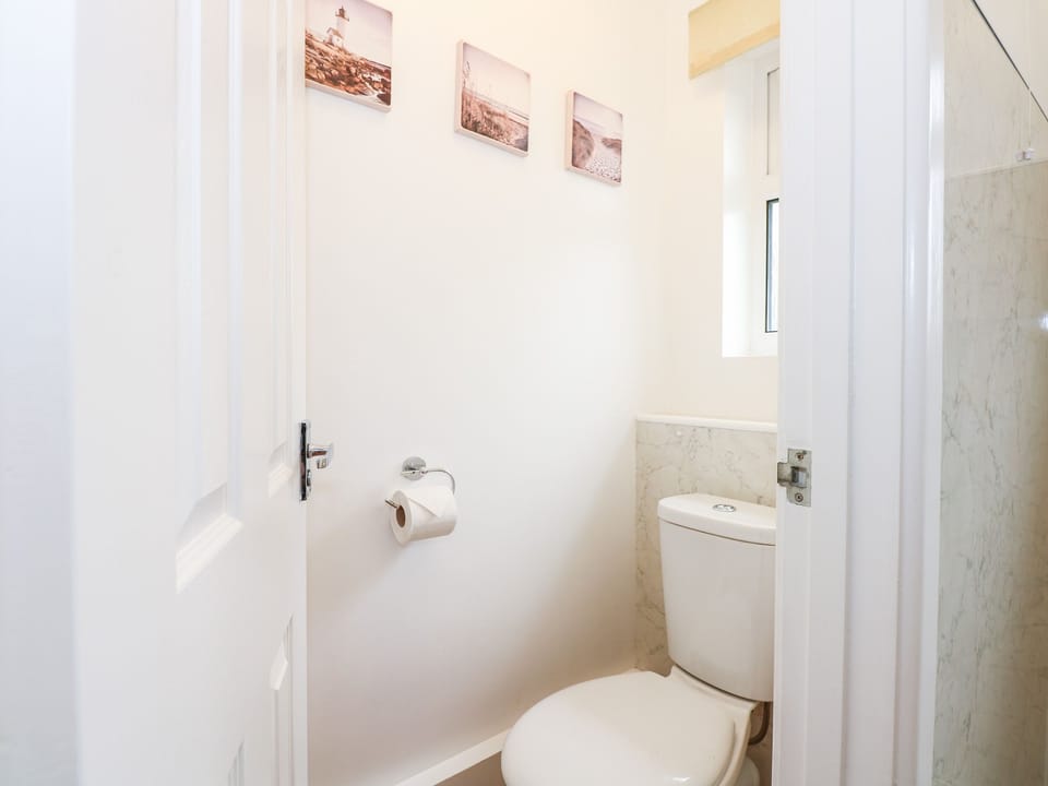 8 Royal Chalet Park Cottage in Mundesley