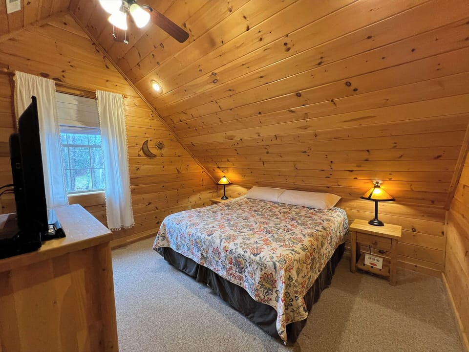 Evergreen by Taylor Made Deep Creek Cottage in Deep Creek Lake