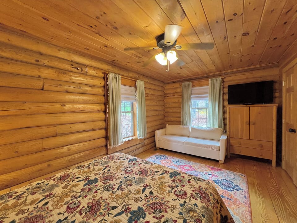 Evergreen by Taylor Made Deep Creek Cottage in Deep Creek Lake