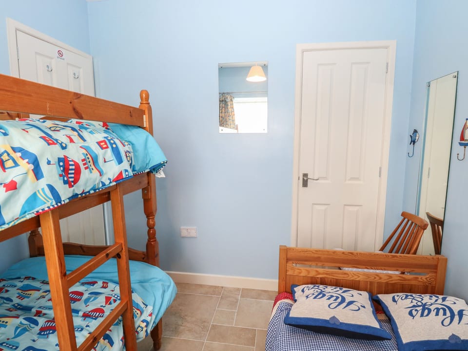 2 bedrooms, individually decorated, individually furnished