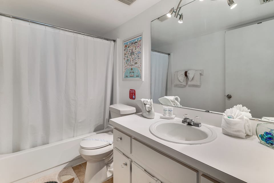 5 Mi to Disney! Family Getaway w/ Poolside Oasis Cottage in Osceola County