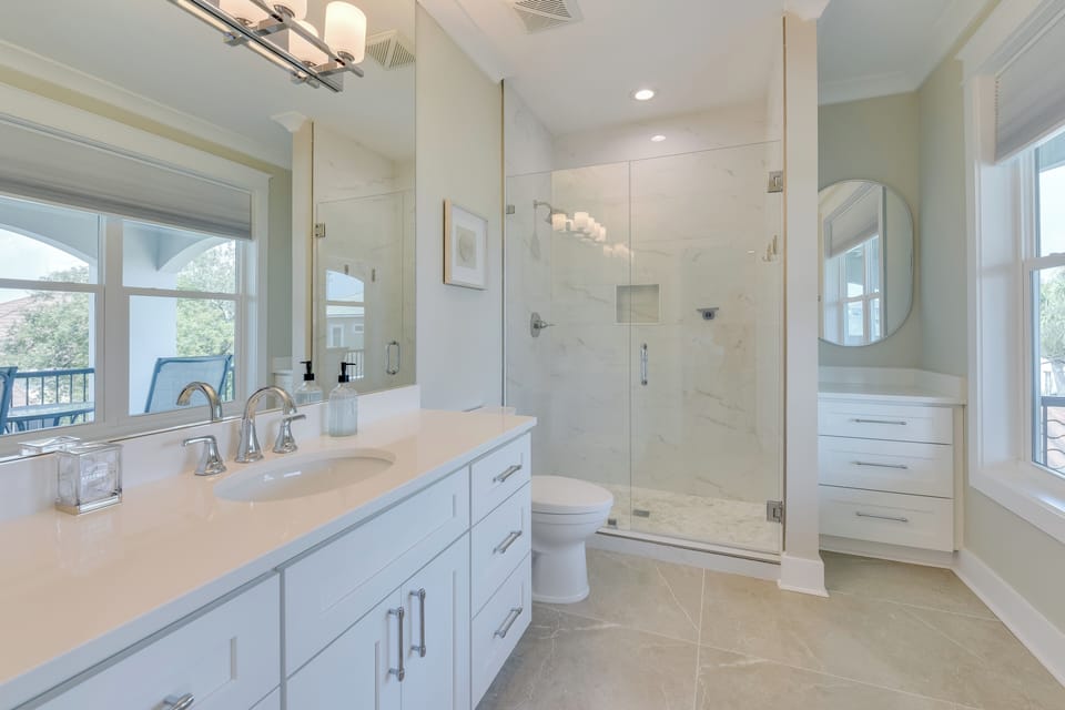 Miramar Beach Retreat w/ Pool Access & Fireplace! Cottage in Miramar Beach