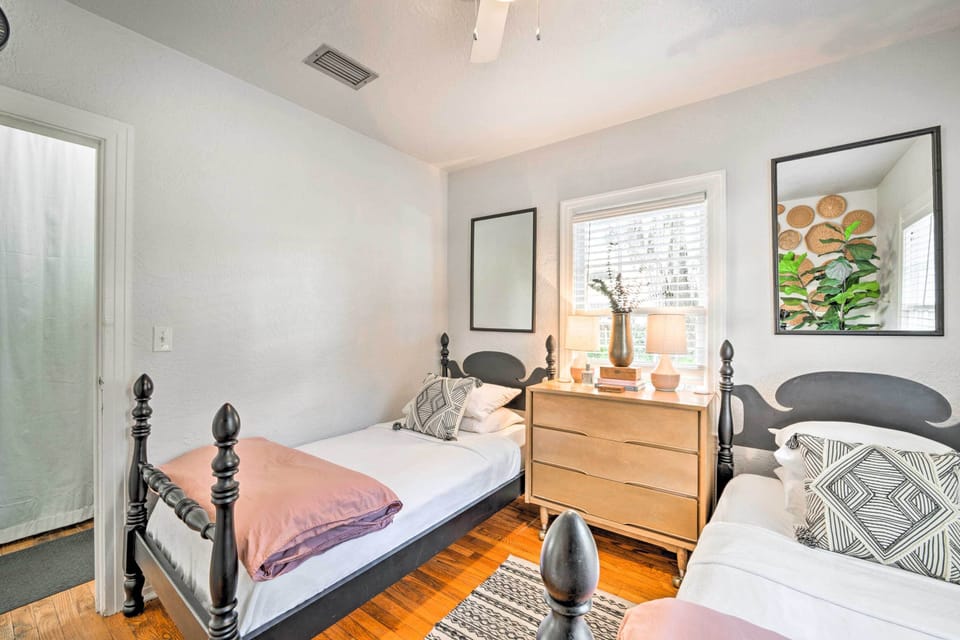 Cottage (2 Bedrooms) | Interior