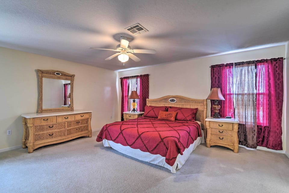House (4 Bedrooms) | Interior
