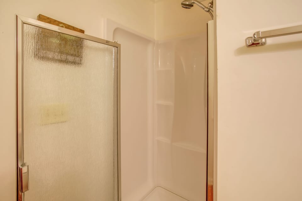Walk to Ocean: Myrtle Beach Condo w/ Screened Deck Apartment in South Carolina