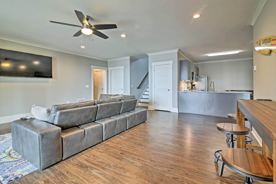 House (5 Bedrooms) | Interior