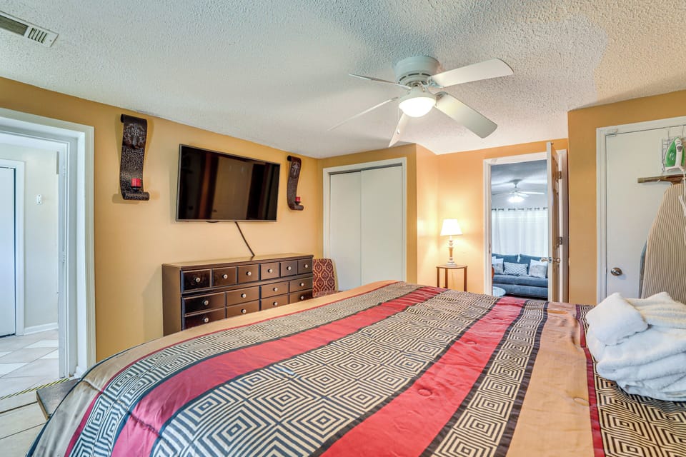 House (5 Bedrooms) | Interior