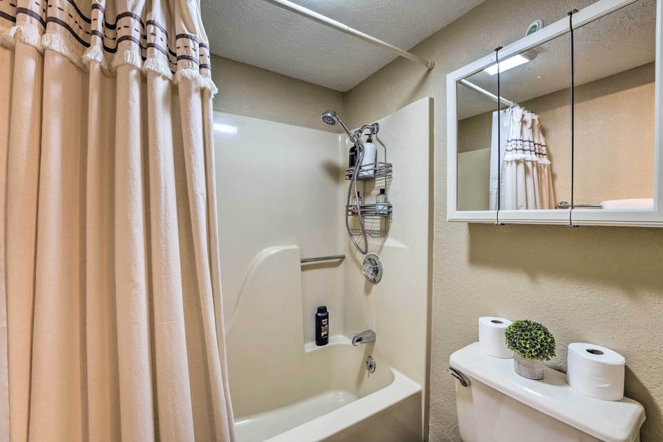 Balcony & Grill: Condo Near Table Rock Lake! Apartment in Branson