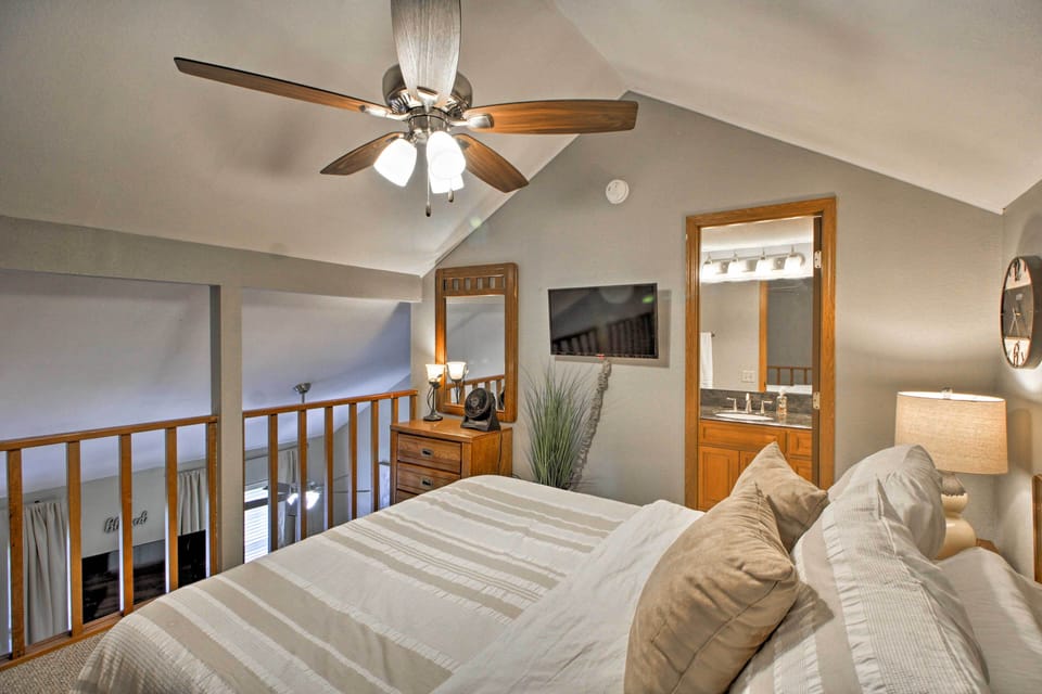 Branson Resort Condo w/ Lake Taneycomo Access! Apartment in Branson