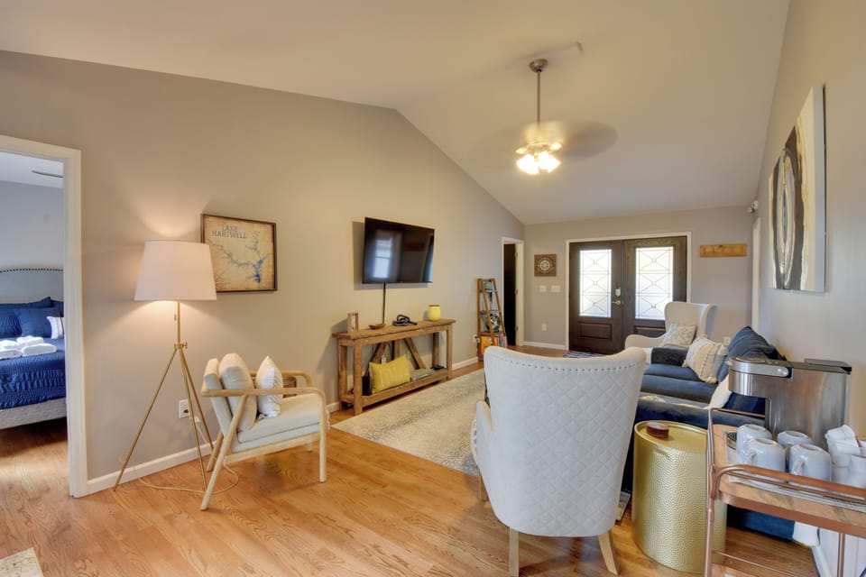 House (3 Bedrooms) | Interior