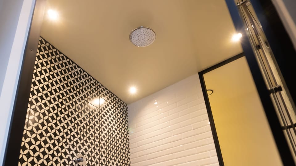 Senior Suite, 1 Bedroom, Bathtub | Bathroom | Hair dryer (on request), towels, soap, shampoo
