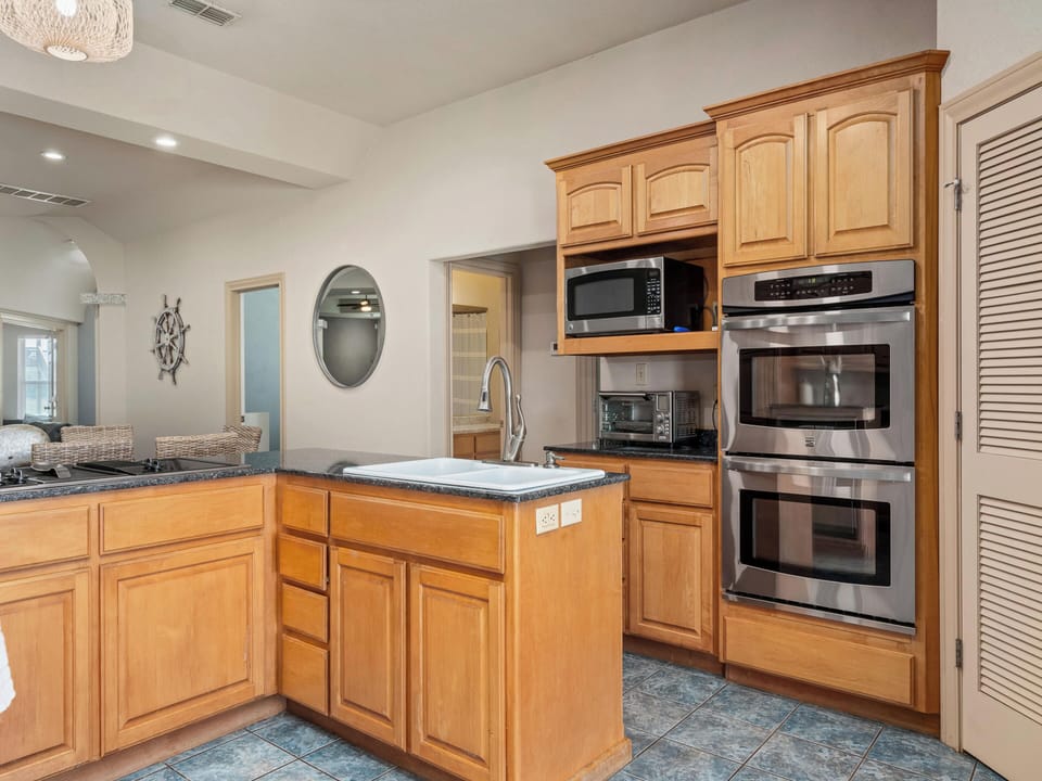 House (5 Bedrooms) | Property amenity