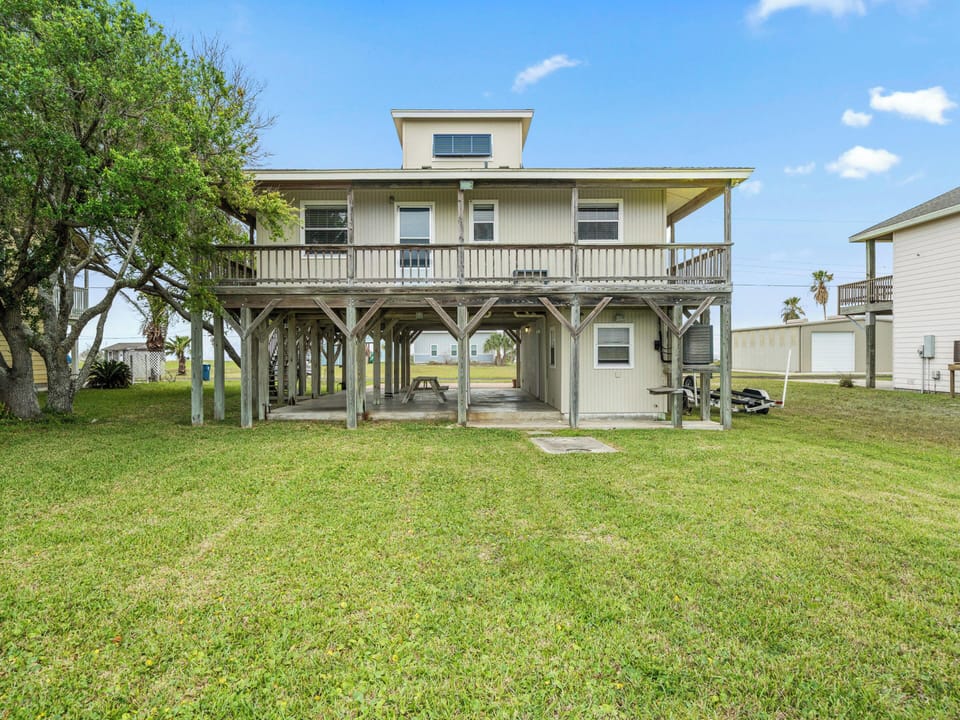 House (4 Bedrooms) | Front of property