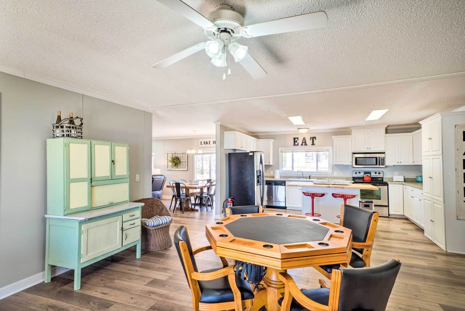House (4 Bedrooms) | Interior