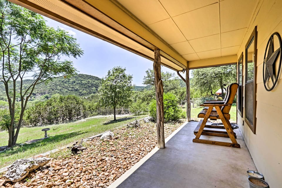 House (4 Bedrooms) | Front of property